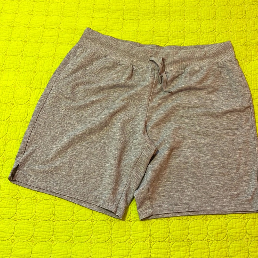 Gray athletic short 12/14